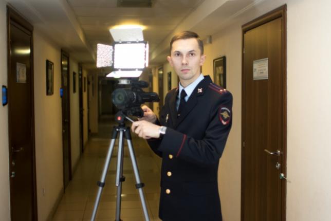 Сотрудника пресс-службы МВД Бурятии, спасшего улан-удэнку от вооружённого нападения, наградили медалью