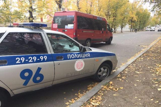 В Улан-Удэ водитель маршрутки сбил пешехода: мужчина в тяжёлом состоянии (ФОТО)
