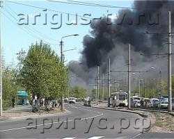 Из-за пожара в воинской части в Улан-Удэ было перекрыто движение трамваев и возникла пробка