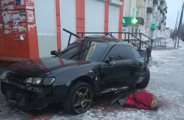 В больнице Улан-Удэ скончался водитель, врезавшийся в торговый павильон