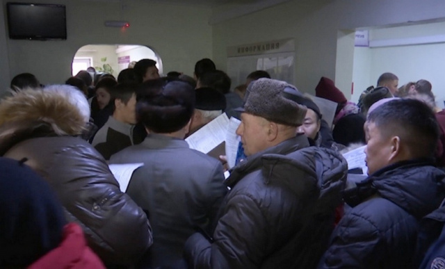 В Казани пенсионер умер в очереди за водительской справкой