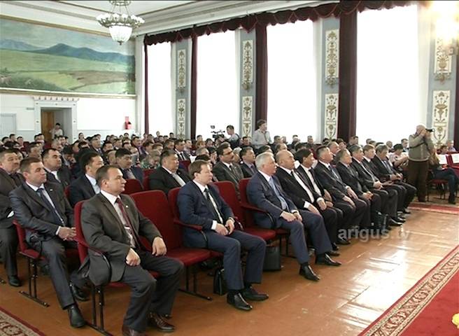 В Улан-Удэ обсудили отмену прямых выборов мэров и депутатов и перераспределение полномочий