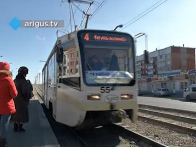 В Улан-Удэ бетономешалка сломалась на рельсах и заблокировала движение трамваев