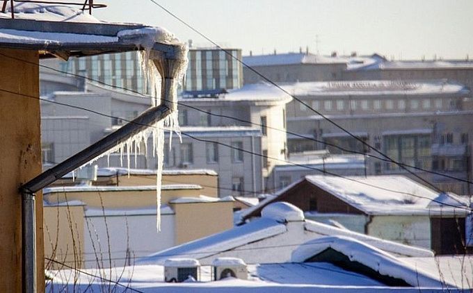 В Улан-Удэ предупредили о штрафах за сосульки и снег
