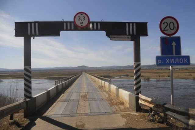 Большегрузные машины вновь угрожают мосту через Хилок в Бурятии
