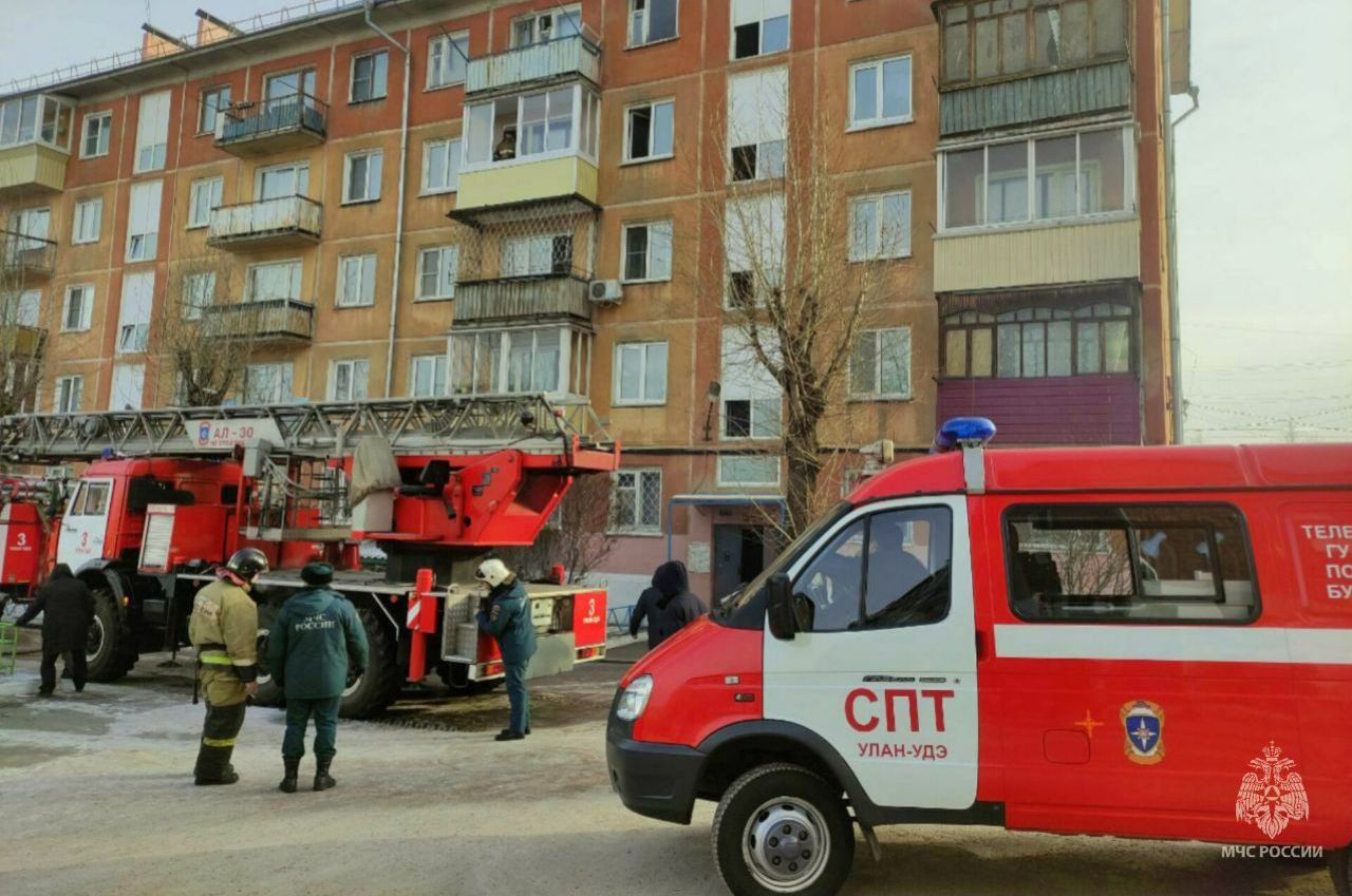 Женщину спасли на пожаре в Улан-Удэ