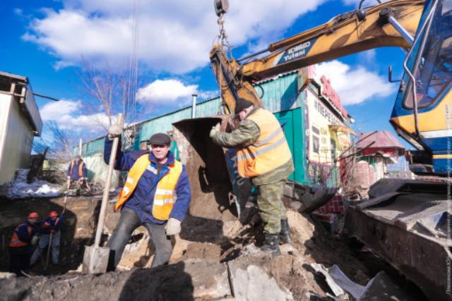 В центре Улан-Удэ продолжаются работы по восстановлению коллектора 