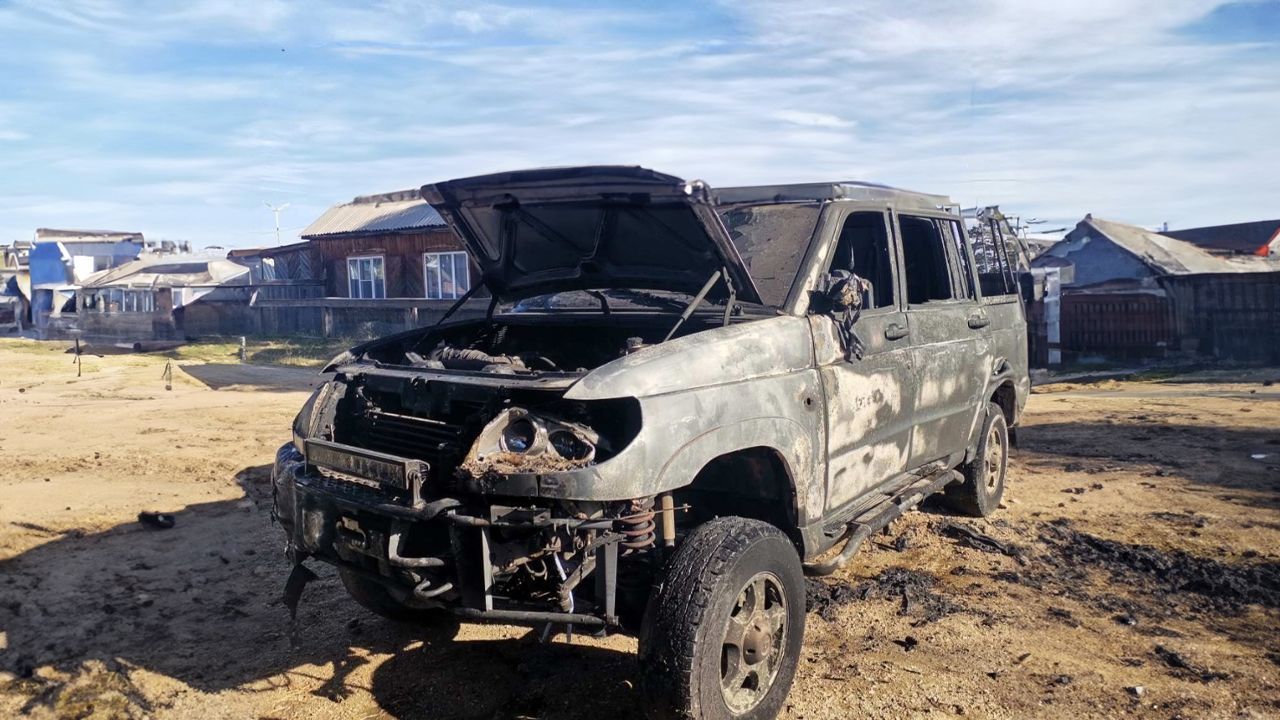 В Бурятии мужчина получил ожоги, пытаясь спасти машину от огня