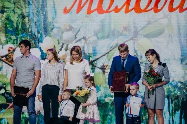 «Семью года» из Улан-Удэ наградили в Москве 