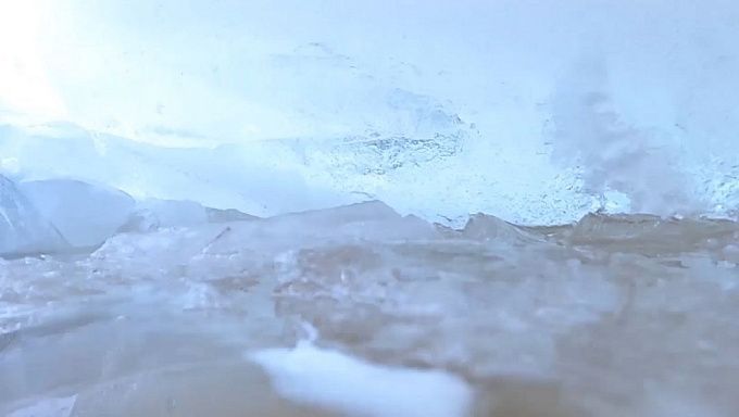 На Байкале льдина с людьми оторвалась от берега. ОБНОВЛЕНО