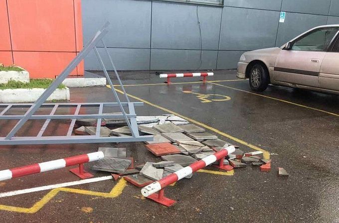 В Улан-Удэ бизнесмена будут судить за обрушившийся на женщину рекламный стенд