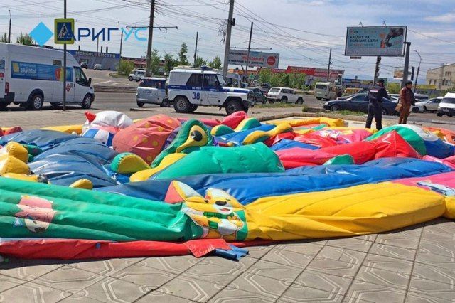 В Улан-Удэ планируют полностью запретить уличные надувные батуты