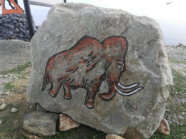 Глава Бурятии: Памятник отходам жизнедеятельности мамонта запомнится на всю жизнь