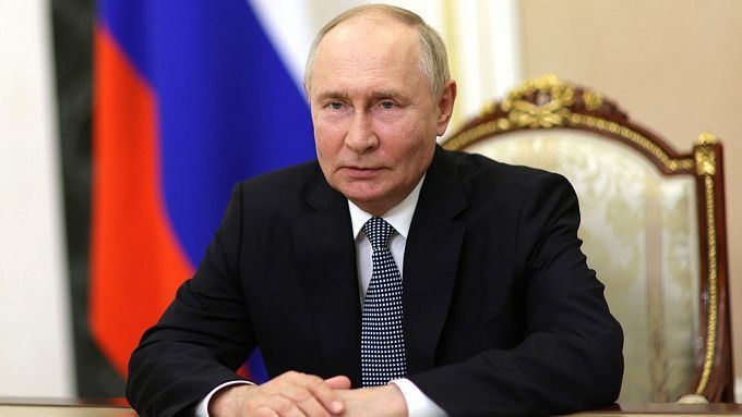 Путин поздравил буддистов с праздником Белого месяца