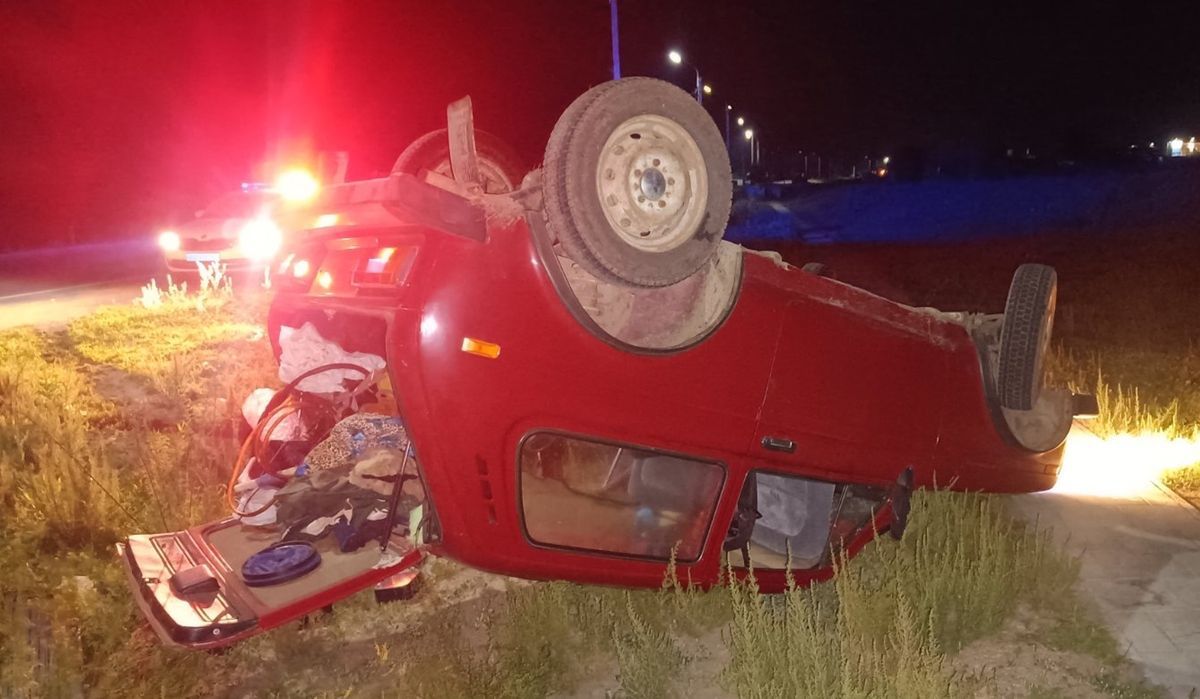 Подростки перевернулись на Ниве в районе Бурятии. Машина встала на крышу