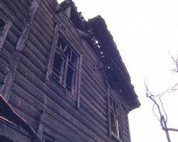 На улице Каландаришвили полностью сгорел 2-этажный жилой дом