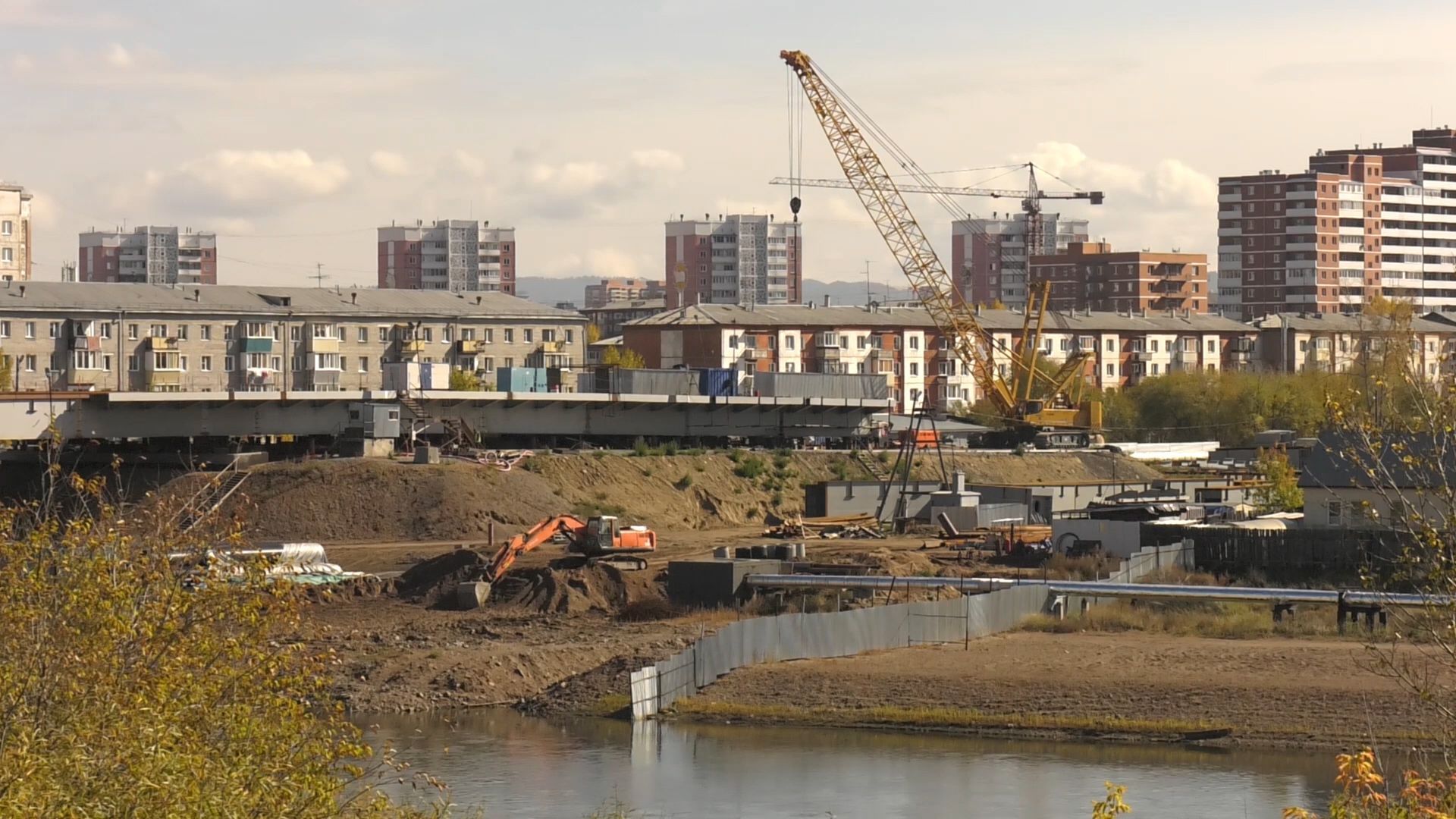 Соседство со стройкой третьего моста. В Улан-Удэ жители нескольких участков  боятся за свои дома