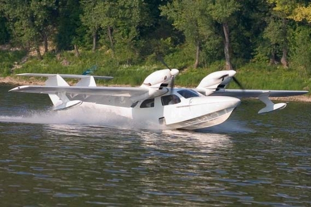 В Иркутской области самолет-амфибия при посадке упал в озеро