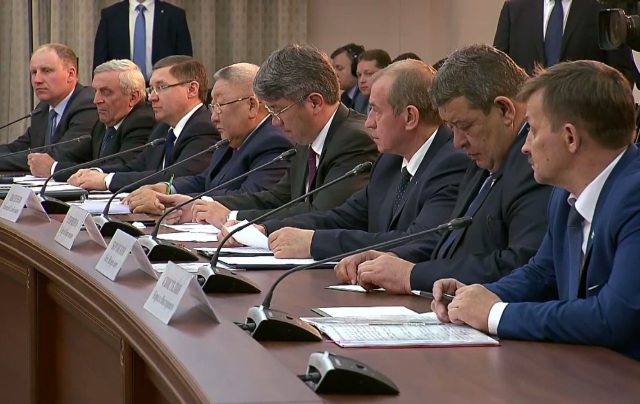 Путин провёл совещание по вопросам ликвидации последствий пожаров в Иркутской области и Бурятии 