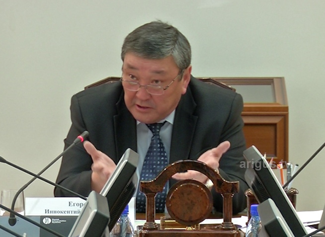 Глава Бурятии принял отставку первого зампреда Иннокентия Егорова
