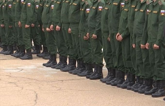 Госдума приравняла добровольцев к военнослужащим по контракту