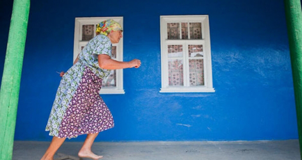 В Бурятии 76-летняя пенсионерка пыталась облить соседей серной кислотой