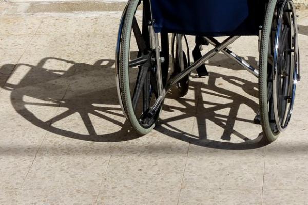 В Улан-Удэ инвалиду-колясочнику не помогли при посадке в пассажирский вагон