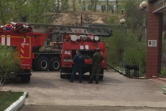 В Улан-Удэ горит Институт культуры, студентов и преподавателей эвакуировали