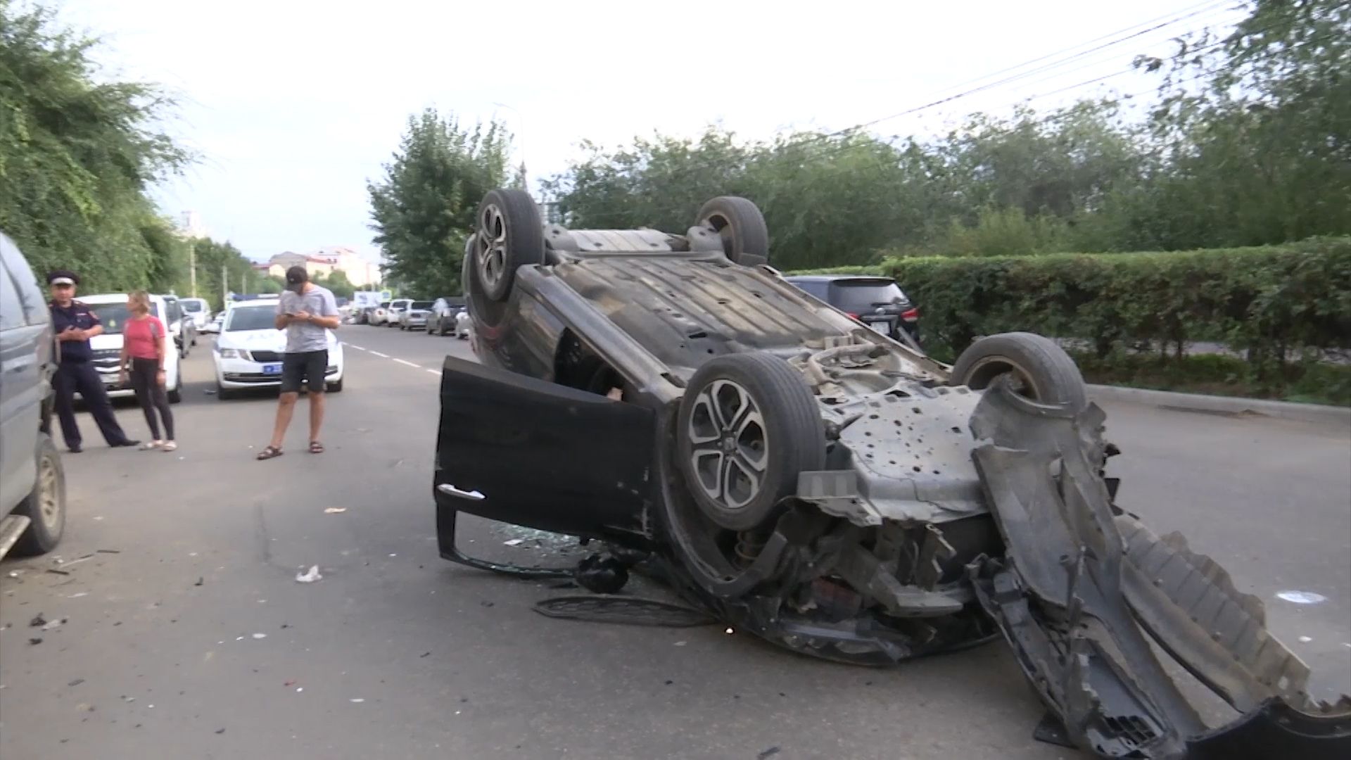 В центре Улан-Удэ перевернулся автомобиль