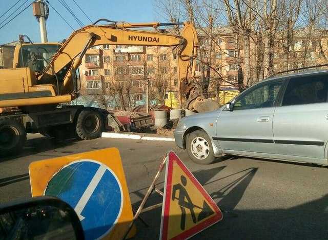 В Улан-Удэ из-за аварии на коллекторе частично перекрыли улицу Ключевская