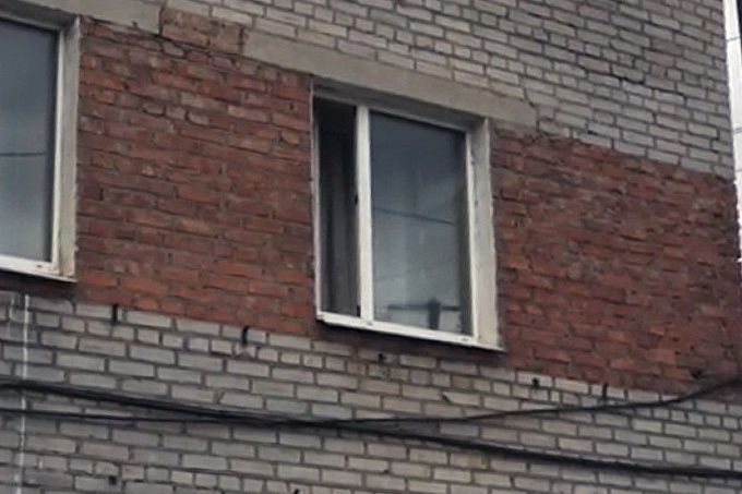 В Улан-Удэ спасатели помогли больному мужчине, запертому в квартире