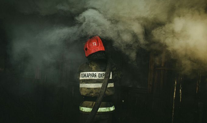 В районе Бурятии мужчина поджег здание, где находится СК и уголовно-исполнительная инспекция