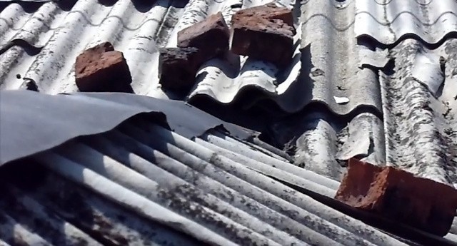 В Бурятии во время ремонта крыши затопило 25 квартир