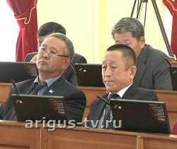 В Улан-Удэ открылась 27 сессия Народного Хурала. Не обошлось без жарких дебатов