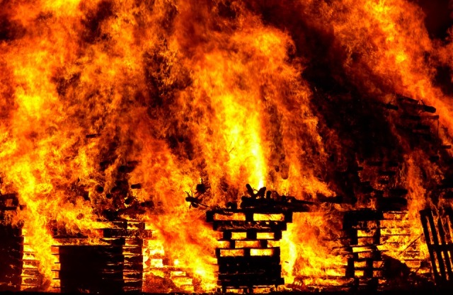 Жительница Бурятии взыскала с соседа более 250 тысяч за сгоревшую баню