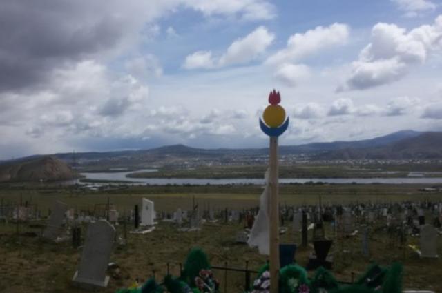 «Заброшенное» бурятское кладбище сделают платным из-за вандалов