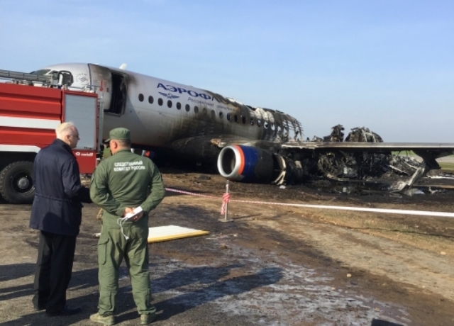 В СК назвали предварительные причины катастрофы SSJ-100 в Шереметьево