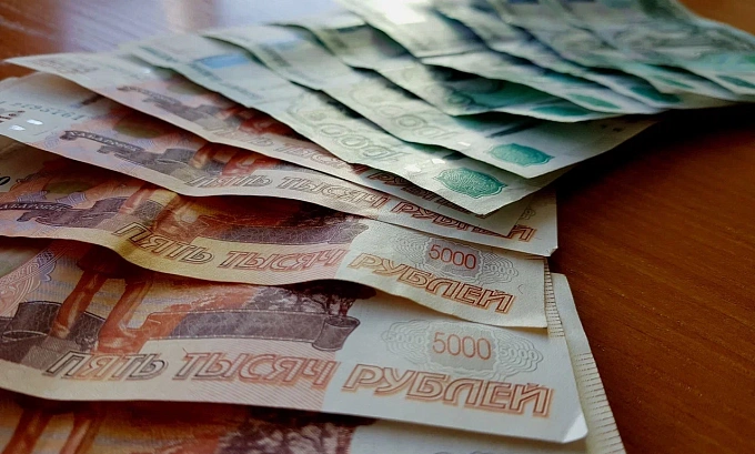 Топ-менеджеры и вахтовики: кому в Бурятии предлагают зарплату от 100 тысяч