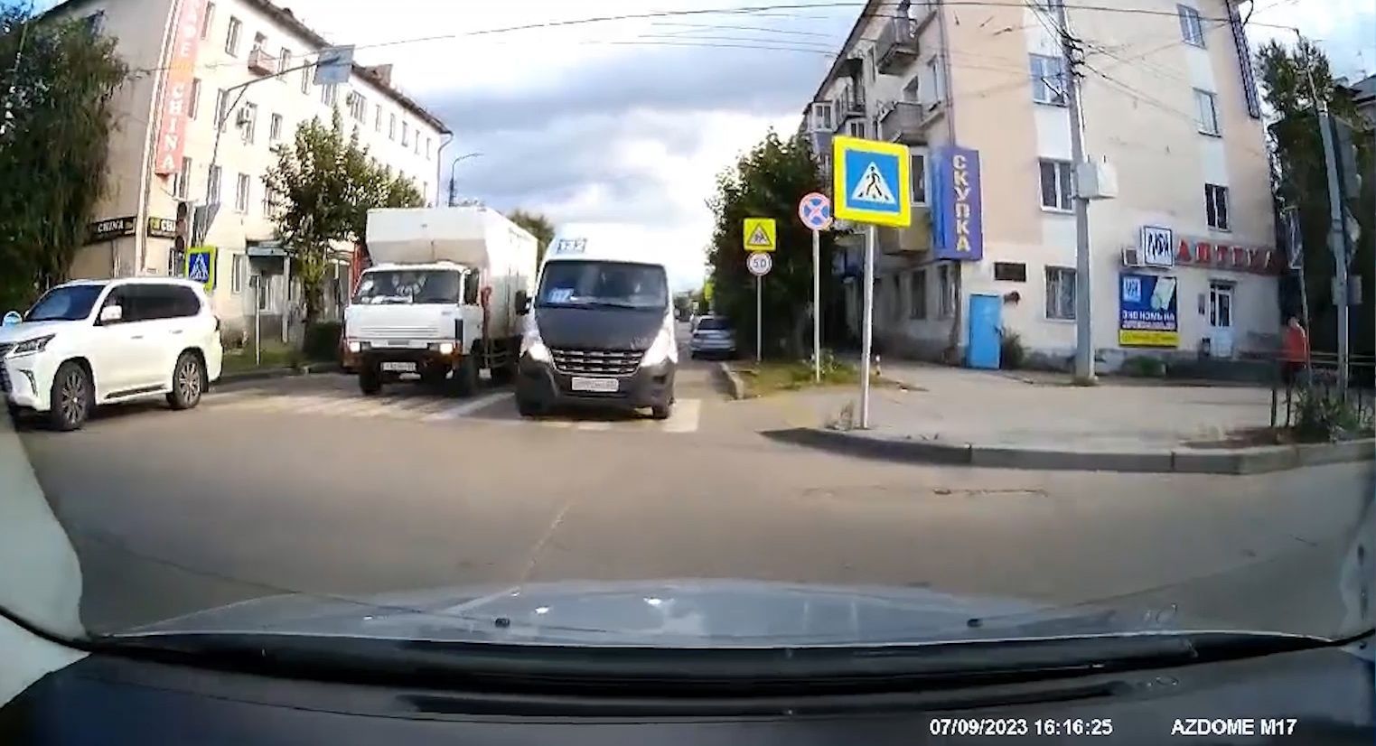 Автохамы в Улан-Удэ: Подрезают, не замечают разметку, гоняют или тормозят