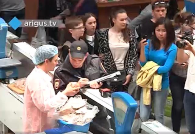 В Улан-Удэ съёмочная группа «Магаззино» испугалась продавцов и позвала «на помощь» полицию