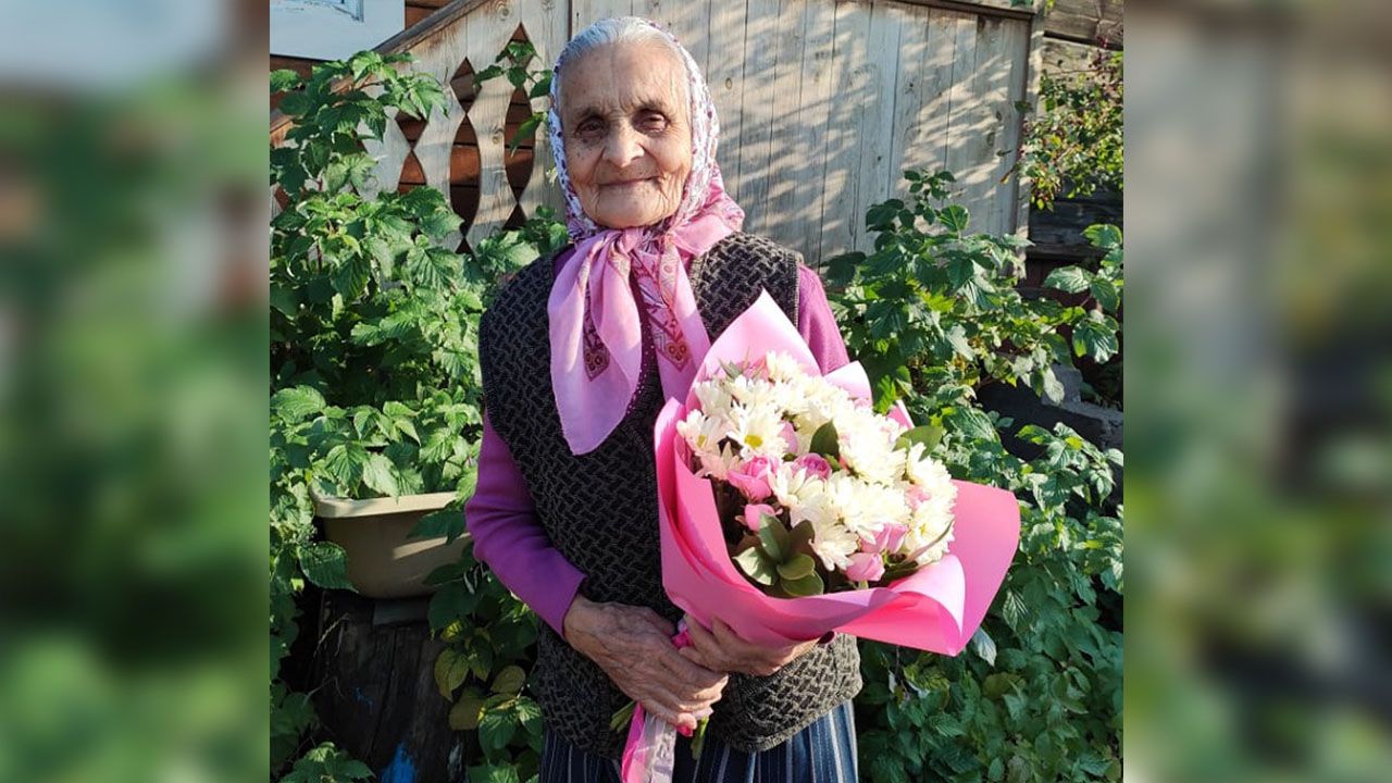 В Бурятии рассказали историю долгожительницы, отметившей 90-летний юбилей  Вера Жилина воспитала 5 детей и 10 внуков. Теперь у нее подрастают 17  правнуков.