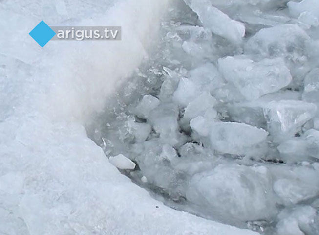 Спасатели Бурятии определили 20 опасных мест выхода и выезда на лед