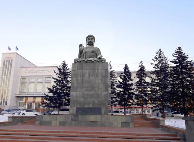 В Улан-Удэ предложили заменить знаменитую голову Ленина  на статую Будды