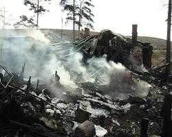 За полчаса сгорел жилой дом, в котором проживали 4 семьи