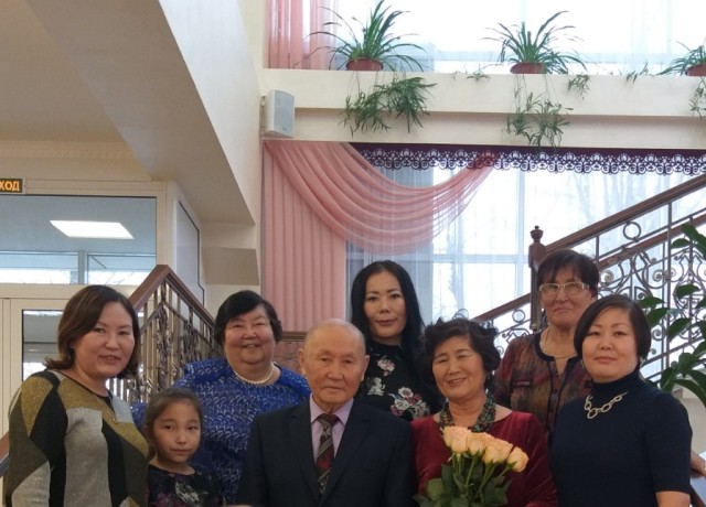 Супруги из Улан-Удэ отметили изумрудную свадьбу 