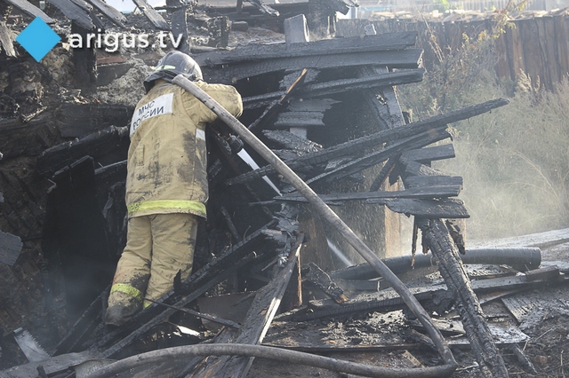 В Улан-Удэ пенсионер едва не погиб на пожаре в доме