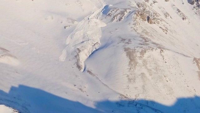 Группу туристов накрыло лавиной в горах Бурятии