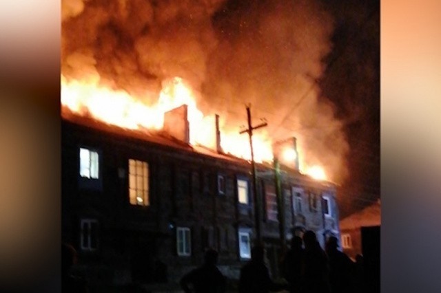 В Улан-Удэ восстановили крышу дома после крупного пожара