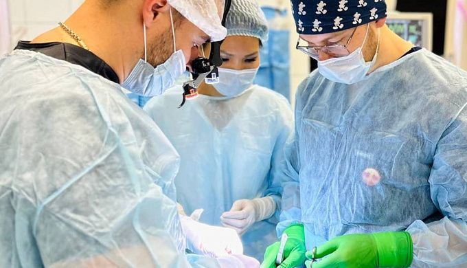 «Непривычно и радостно»: в Улан-Удэ пациенту с хроническим отитом вернули слух 