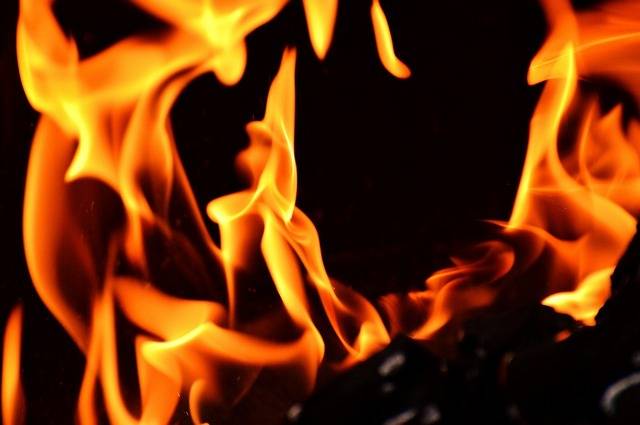 В Улан-Удэ на пожаре погибла женщина